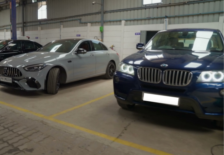 Car repair workshop in Pune.