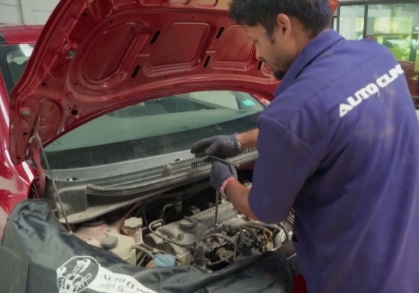 Brake repair workshop in Pune.