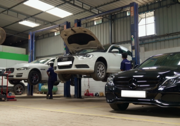 Engine servicing in Pune.